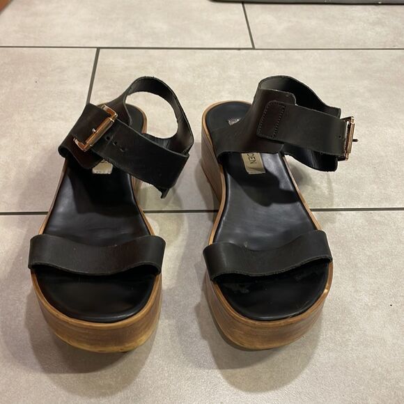 steve Madden woman’s black sandals - Picture 2 of 12